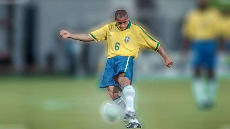 Roberto Carlos sút phạt cong khó tin (1997)